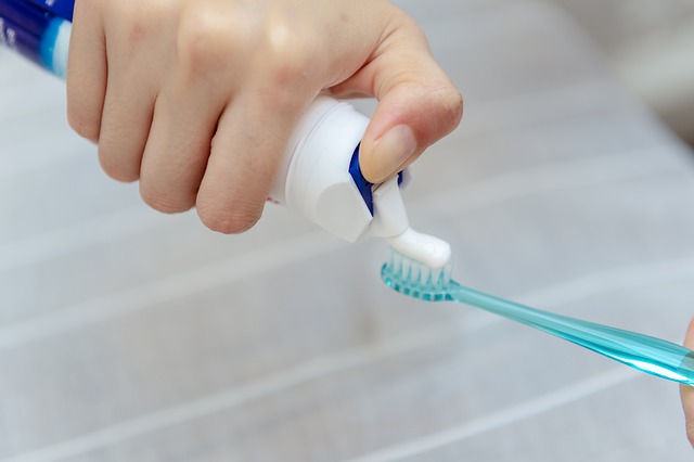 dementia brush teeth