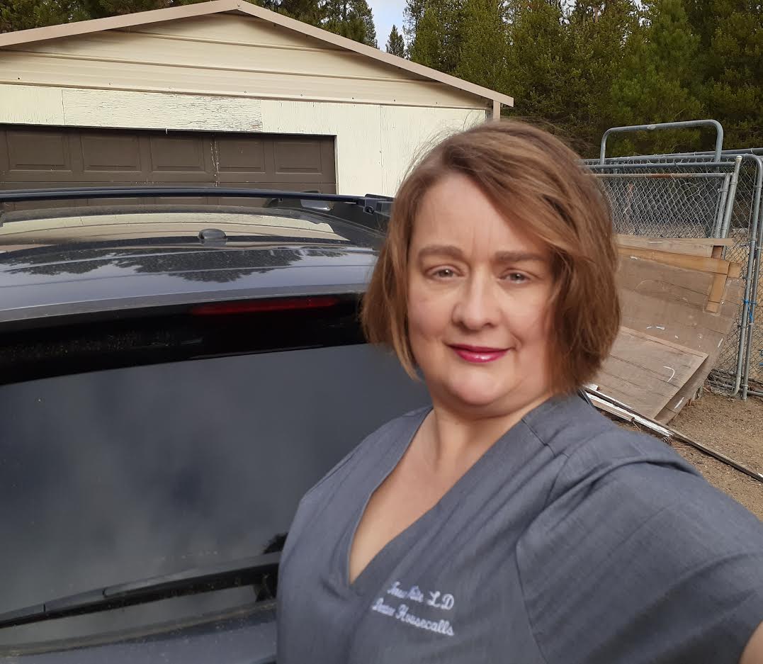 Teresa Waite denturist in La Pine Oregon